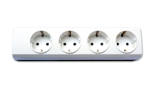 Stop Kontak 4 Lubang Broco / Multiple Portable Socket Outlet (4 Socket)